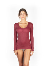 Laden Sie das Bild in den Galerie-Viewer, EGI Luxury Wool Silk V-Neck Long Sleeve Top. Proudly Made in Italy (1493)