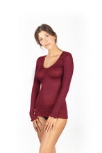 Laden Sie das Bild in den Galerie-Viewer, EGI Luxury Wool Silk V-Neck Long Sleeve Top. Proudly Made in Italy (1493)
