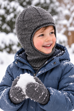 Laden Sie das Bild in den Galerie-Viewer, Kids 100% Virgin Wool Balaclava with Organic Cotton Lining