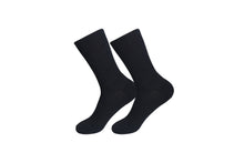 Laden Sie das Bild in den Galerie-Viewer, Black merino woll men's socks